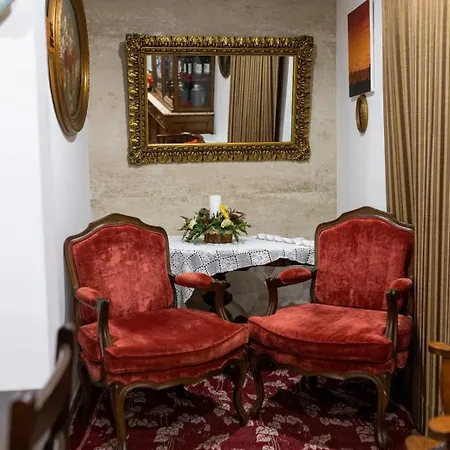 Casa De L' Eigreija * Vila de Ala